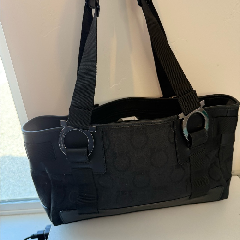 ❌SOLD❌Salvatore Ferragamo Black Shoulder Bag